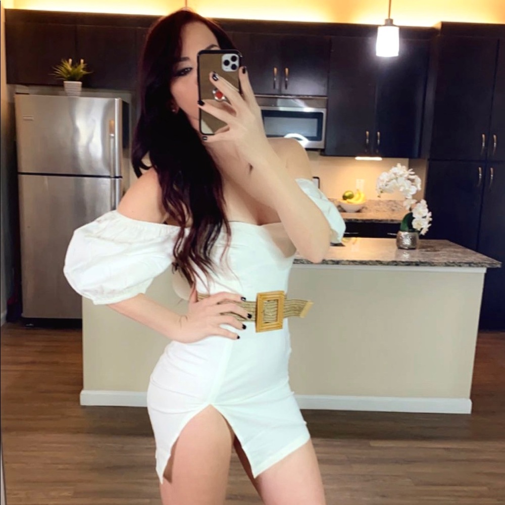 White Puff Sleeves Mini Dress